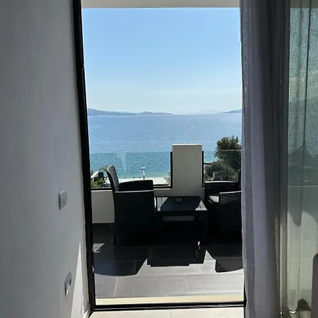 Sun Rose Sarandë